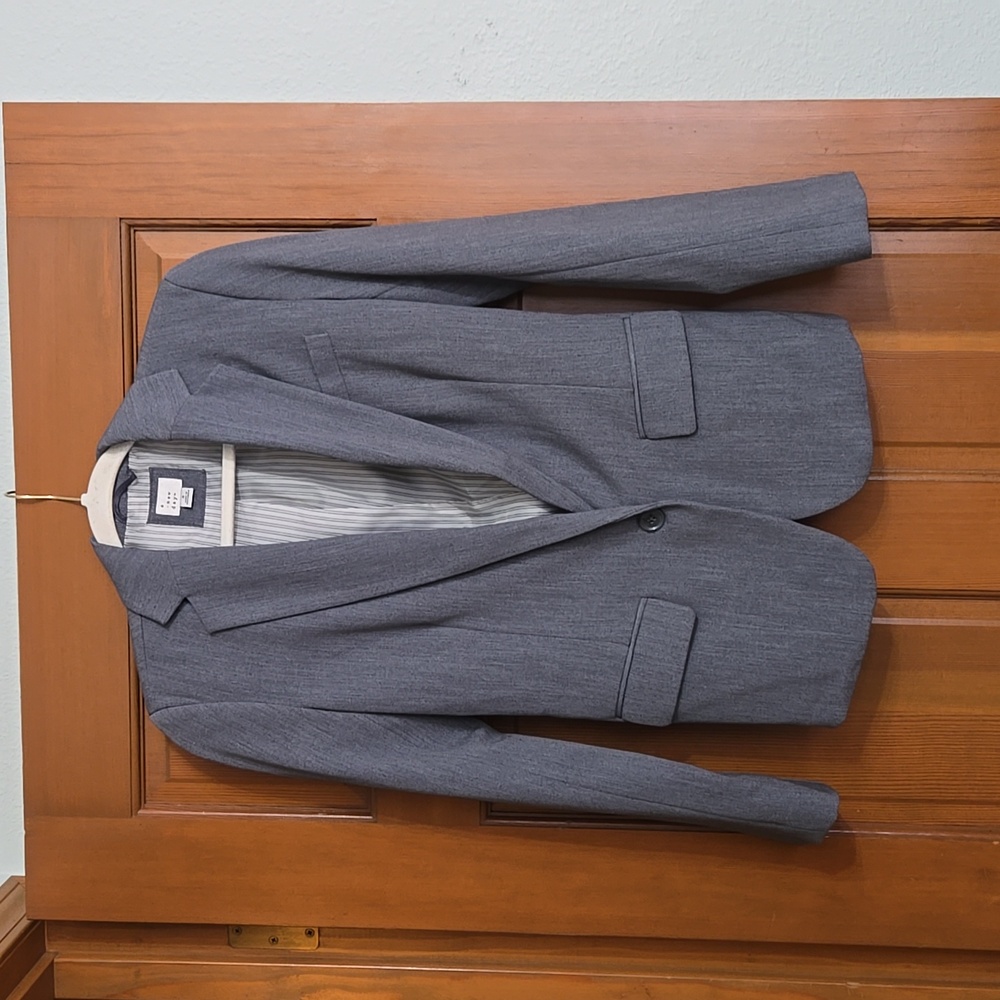 Grey blazer